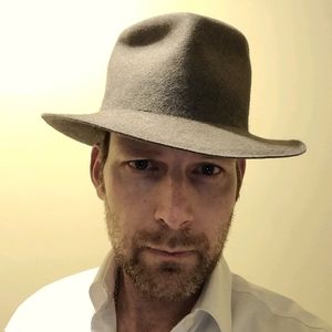 Gray fedora fits like 59 c